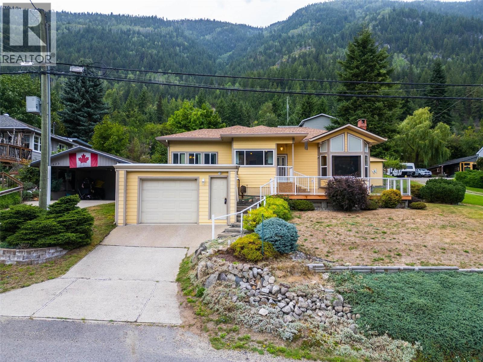Photo 5 of 629 Johnstone Road, Nelson BC