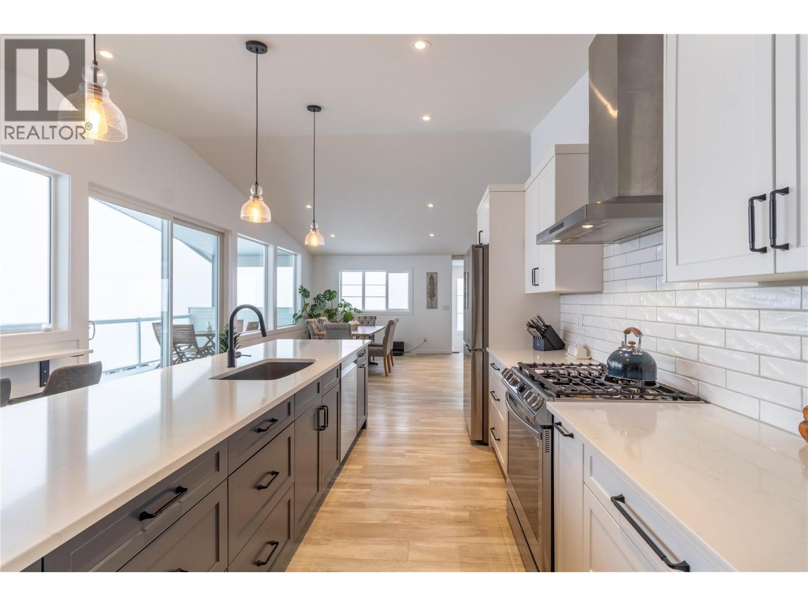 2521 Panoramic Way, Blind Bay