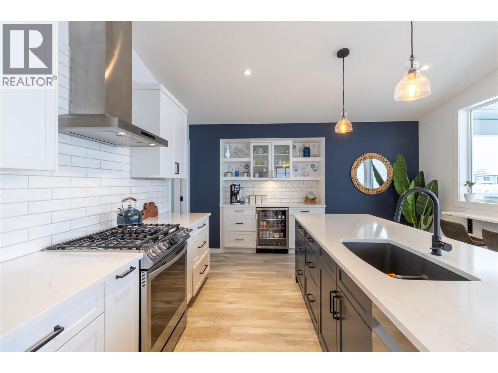 2521 Panoramic Way, Blind Bay