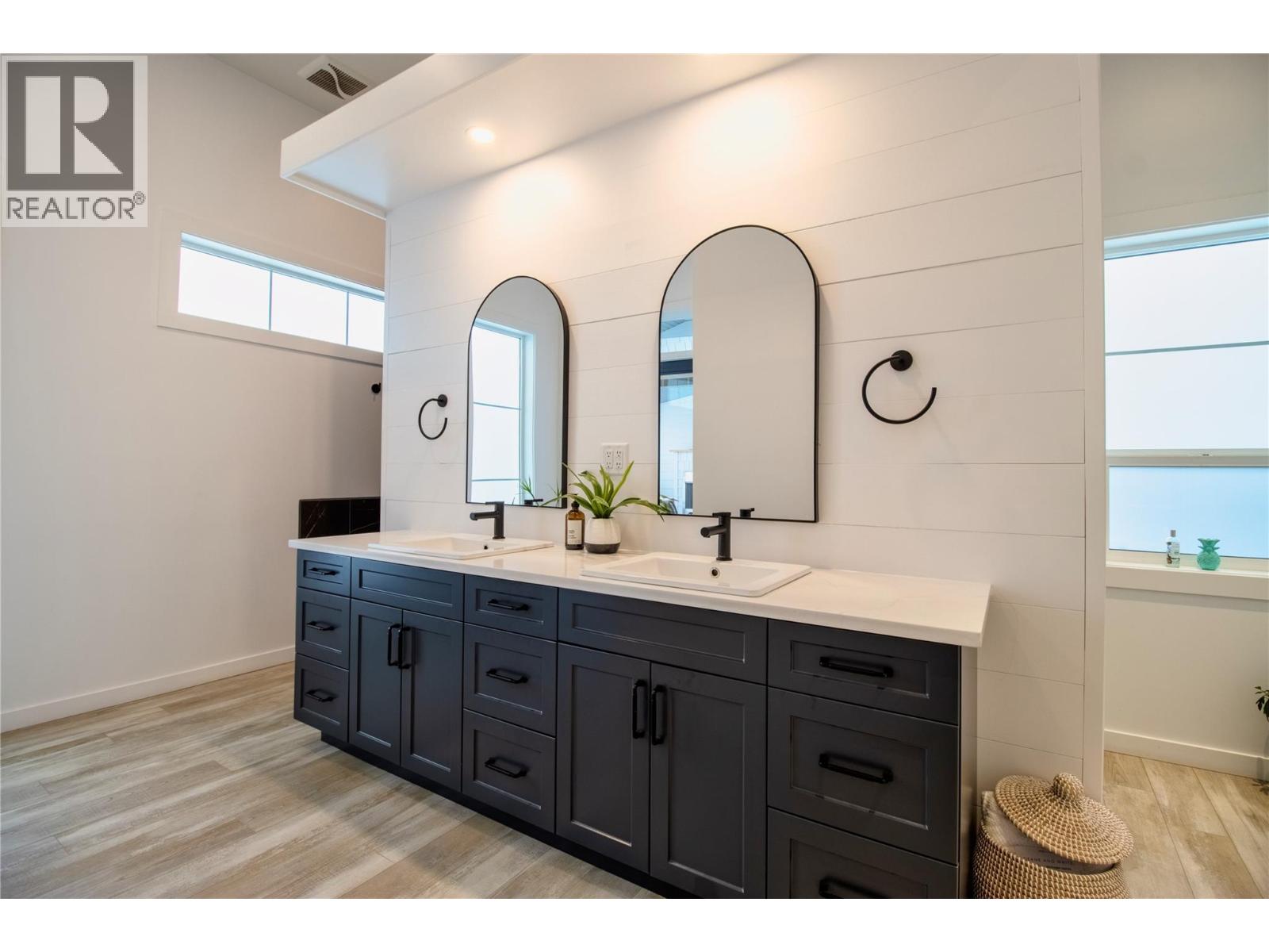 2521 Panoramic Way, Blind Bay