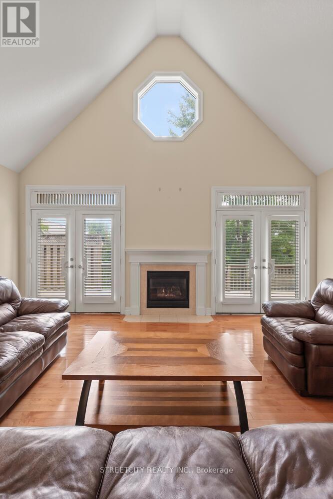 Photo 40 of 25 124 North Centre Road, London North ON