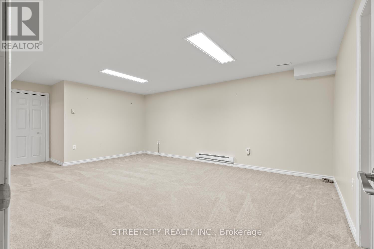 Photo 26 of 25 124 North Centre Road, London North ON