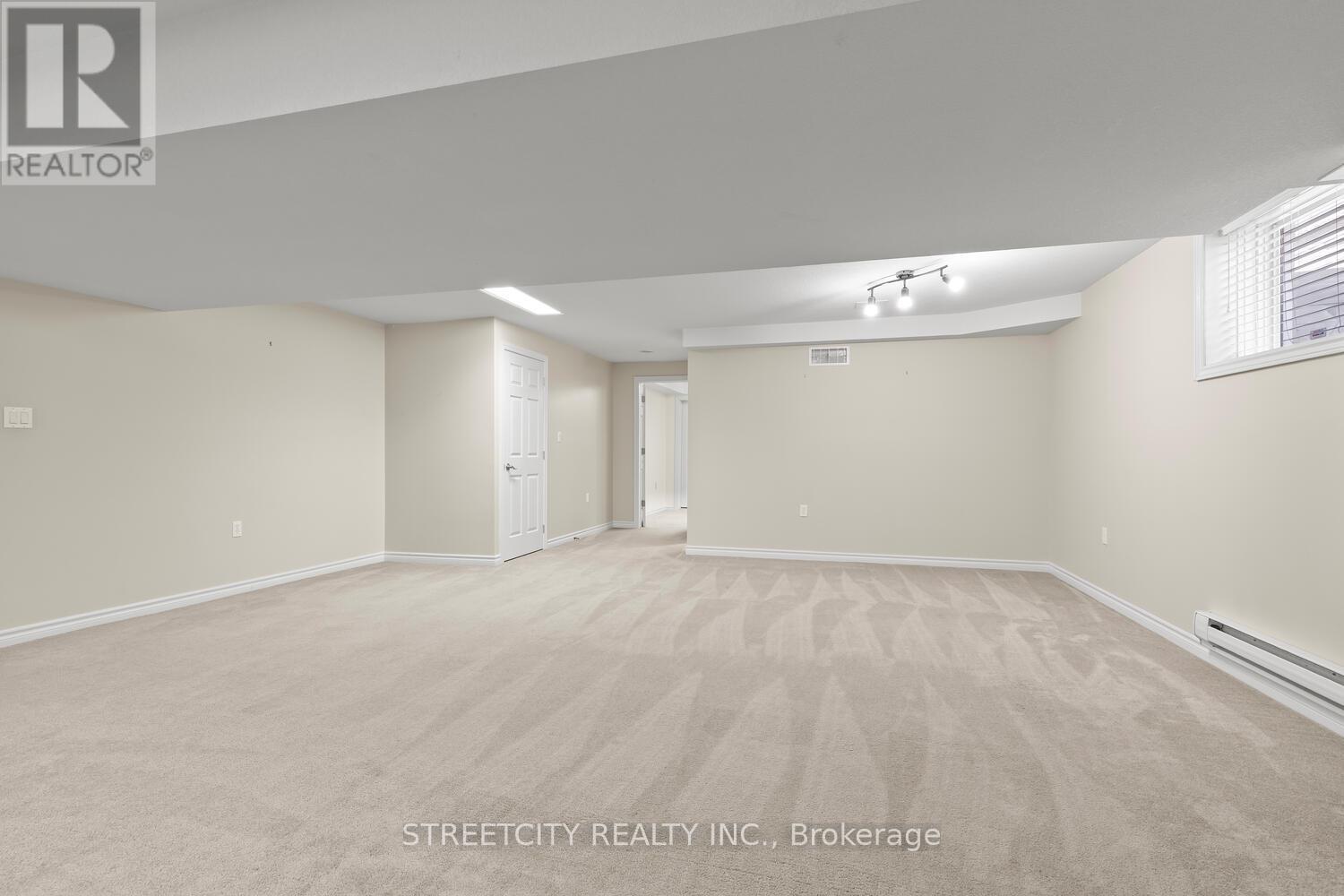 Photo 32 of 25 124 North Centre Road, London North ON