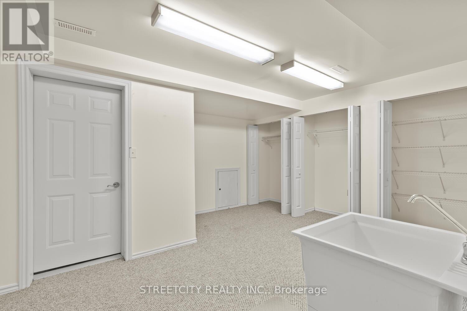 Photo 15 of 25 124 North Centre Road, London North ON