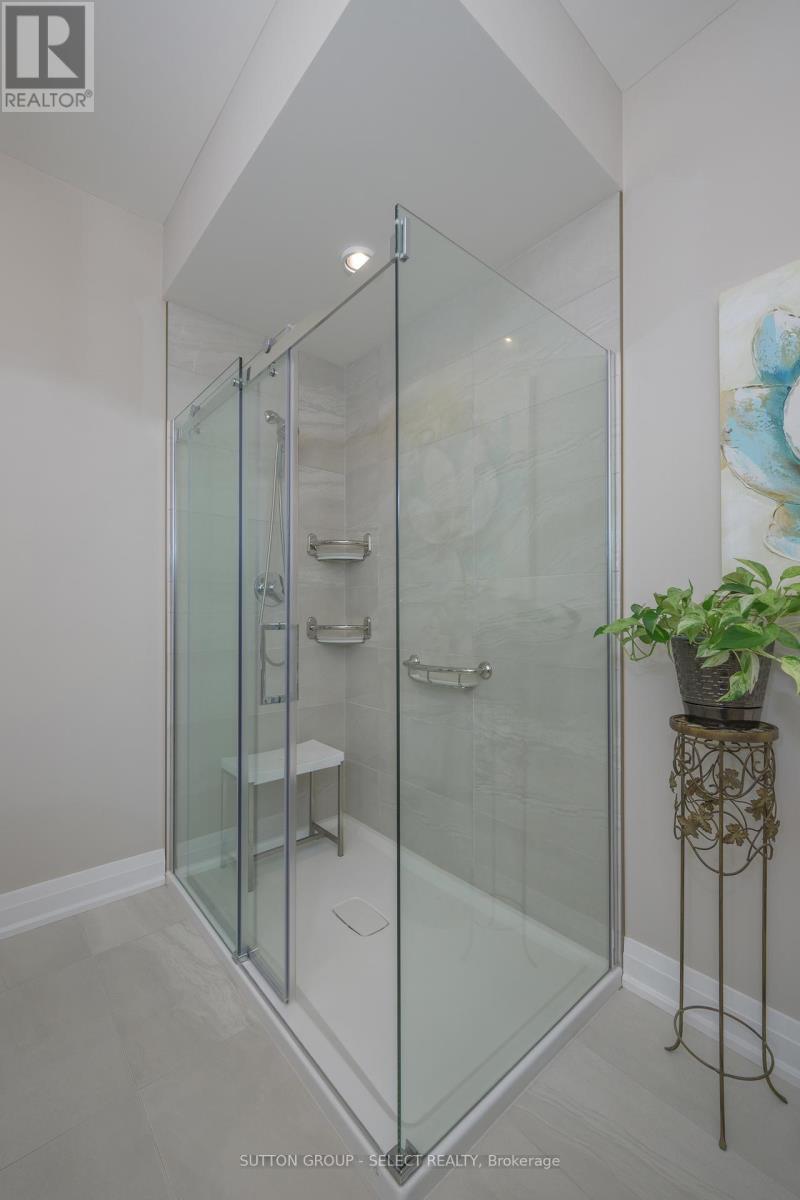 Photo 20 of 31 2290 Torrey Pines Way, London North ON