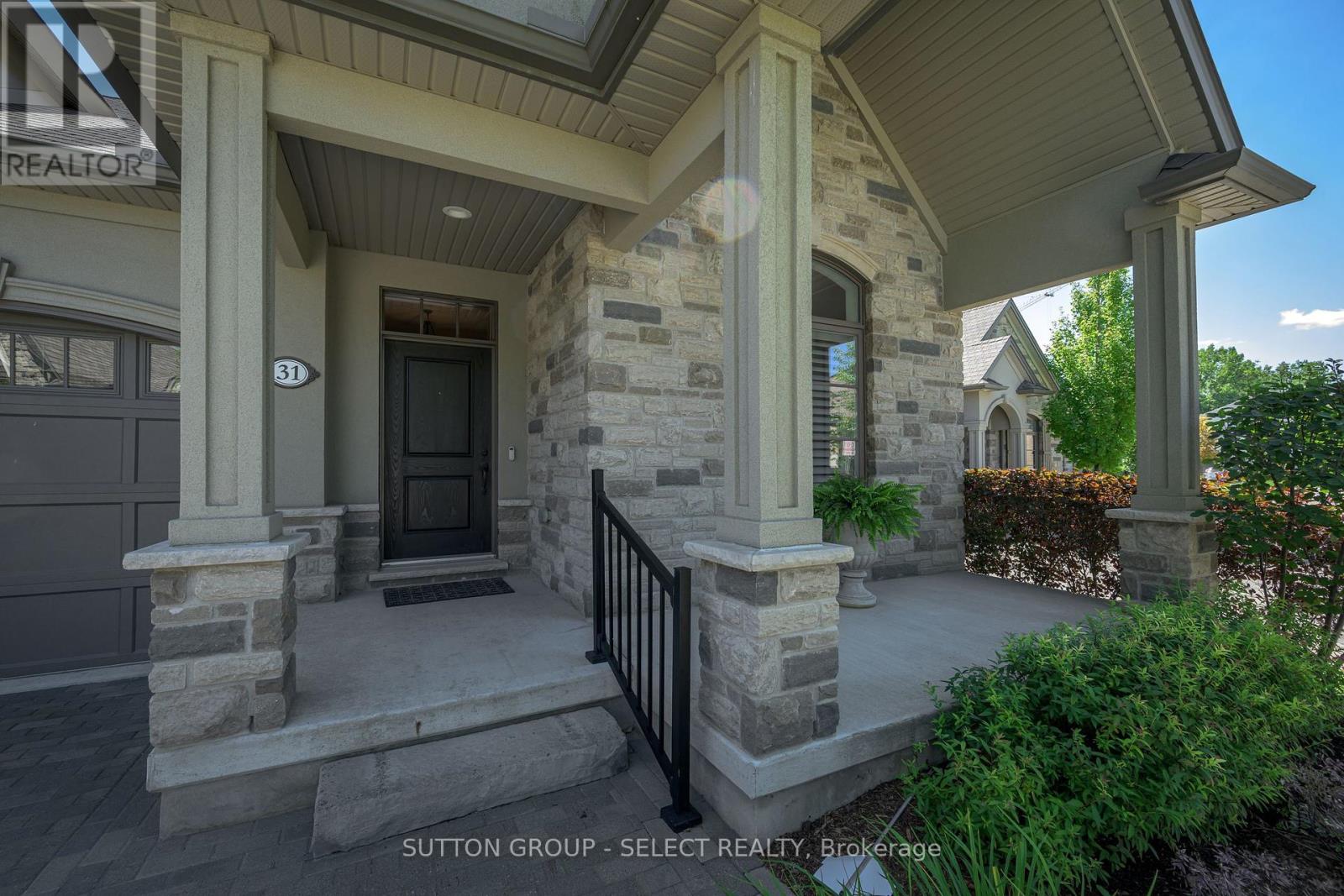 Photo 3 of 31 2290 Torrey Pines Way, London North ON