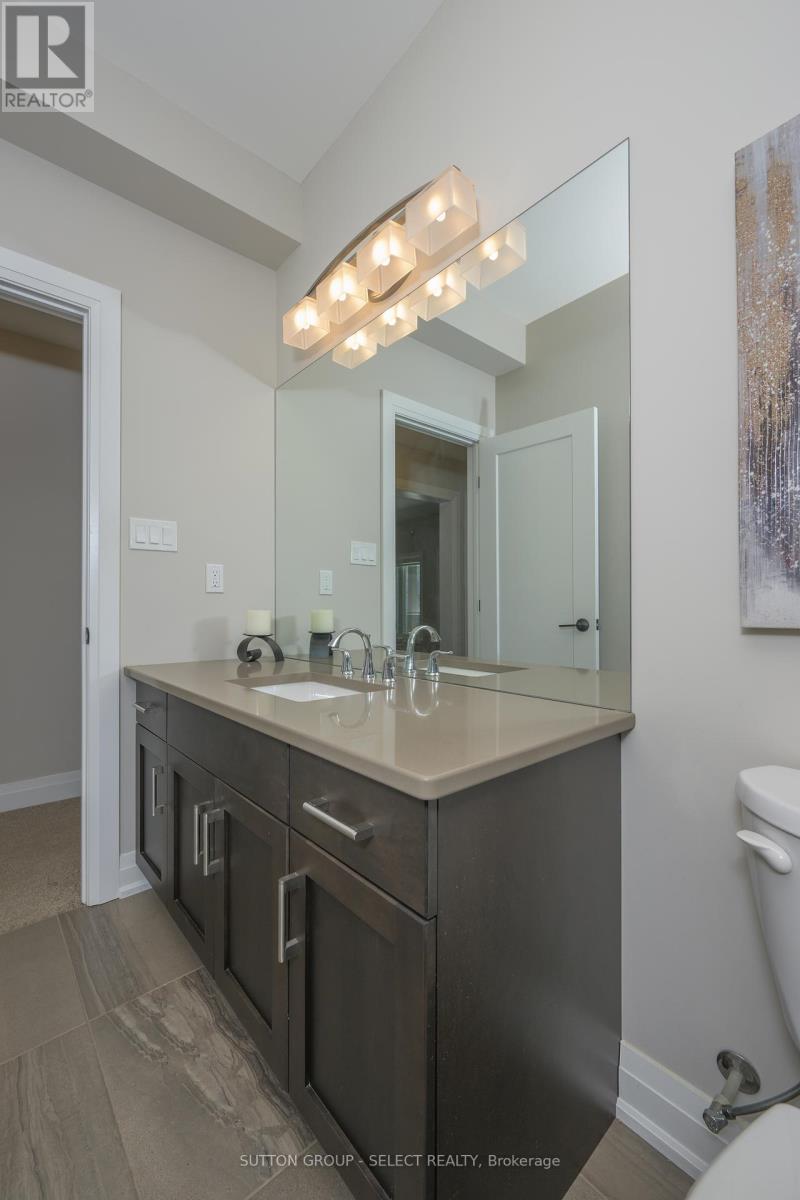 Photo 32 of 31 2290 Torrey Pines Way, London North ON