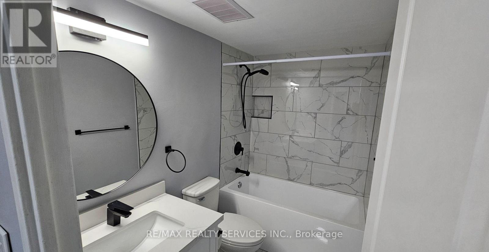 Photo 18 of 207 1 Massey Square, Toronto ON