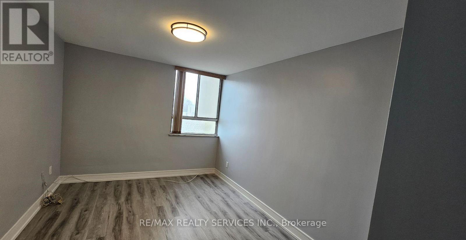 Photo 10 of 207 1 Massey Square, Toronto ON