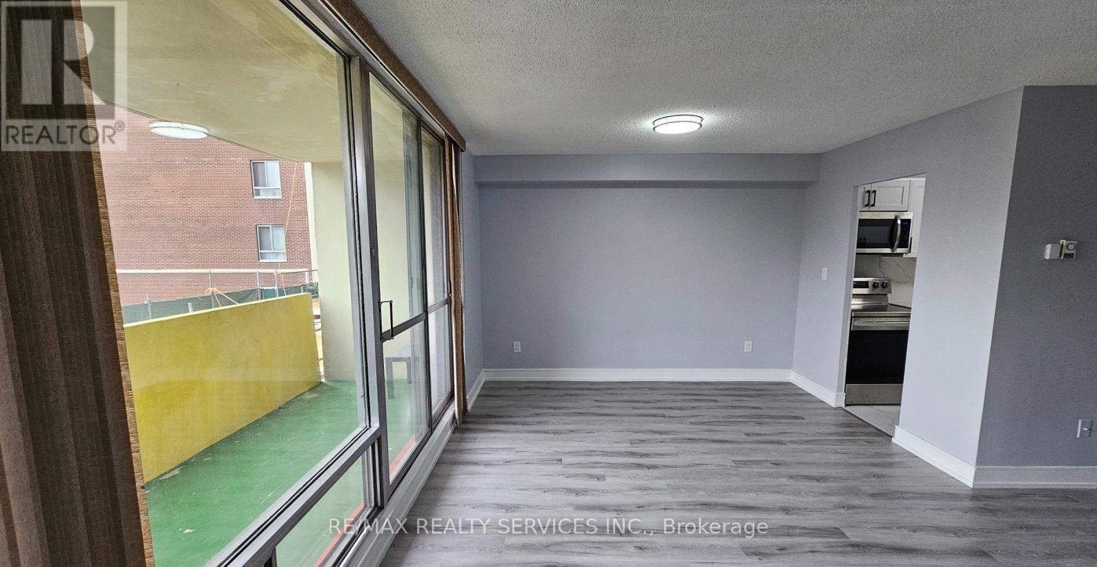 Photo 12 of 207 1 Massey Square, Toronto ON
