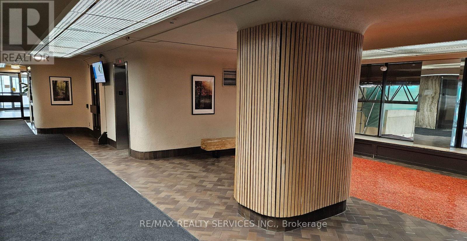 Photo 17 of 207 1 Massey Square, Toronto ON