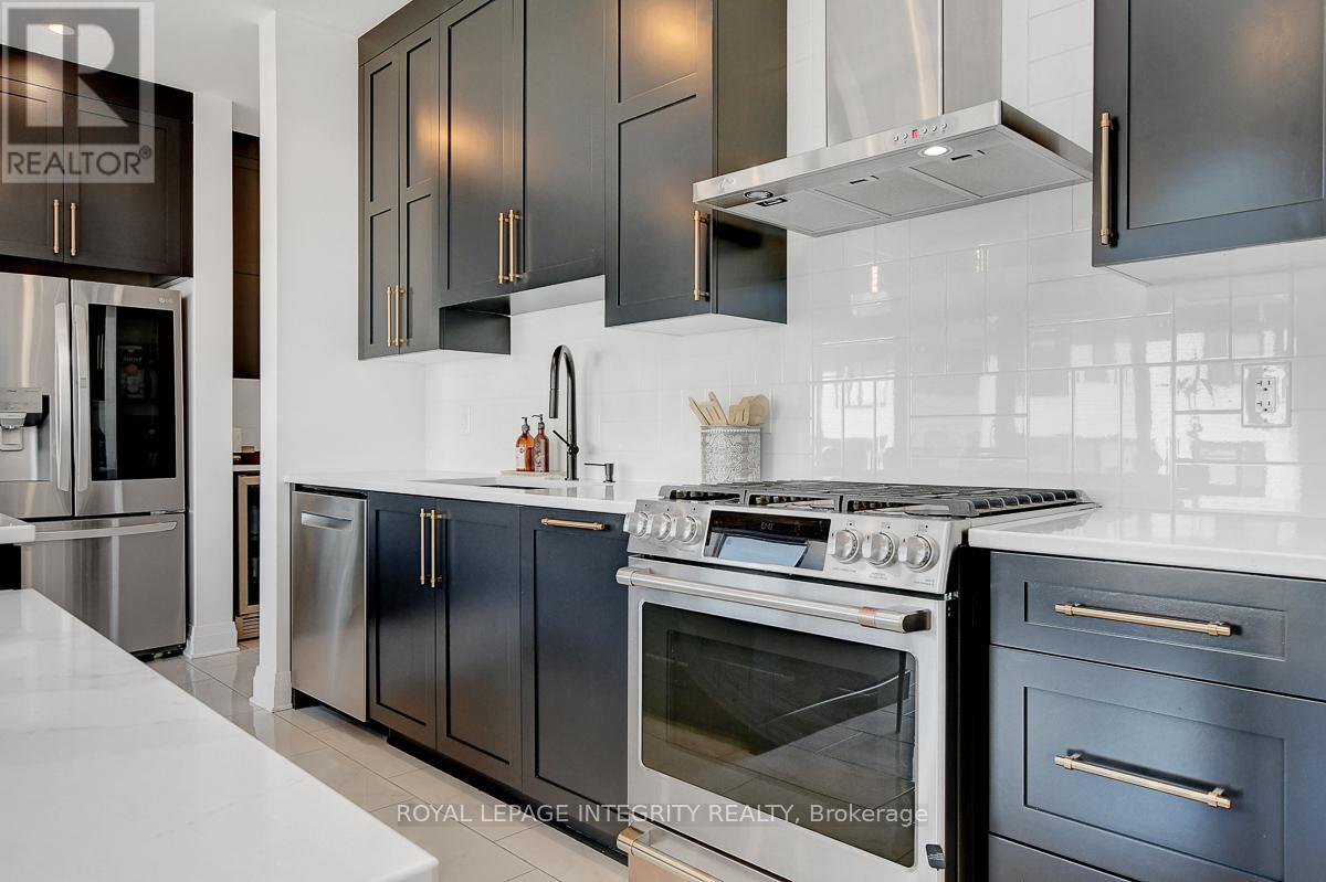 Photo 20 of 275 Ginebik Way, Ottawa ON