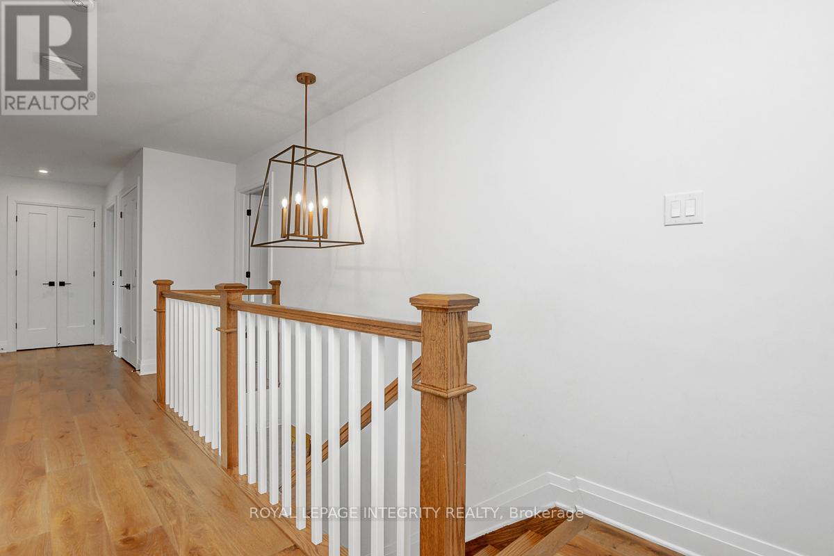 Photo 33 of 275 Ginebik Way, Ottawa ON