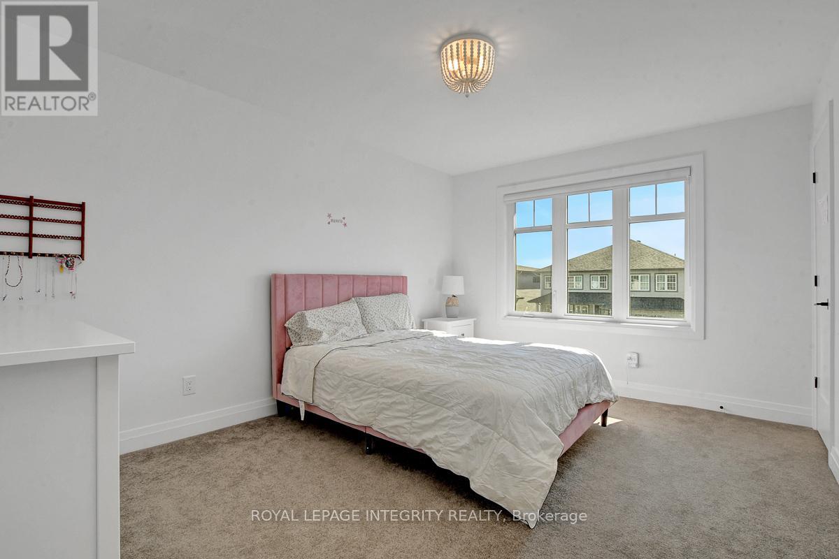 Photo 38 of 275 Ginebik Way, Ottawa ON