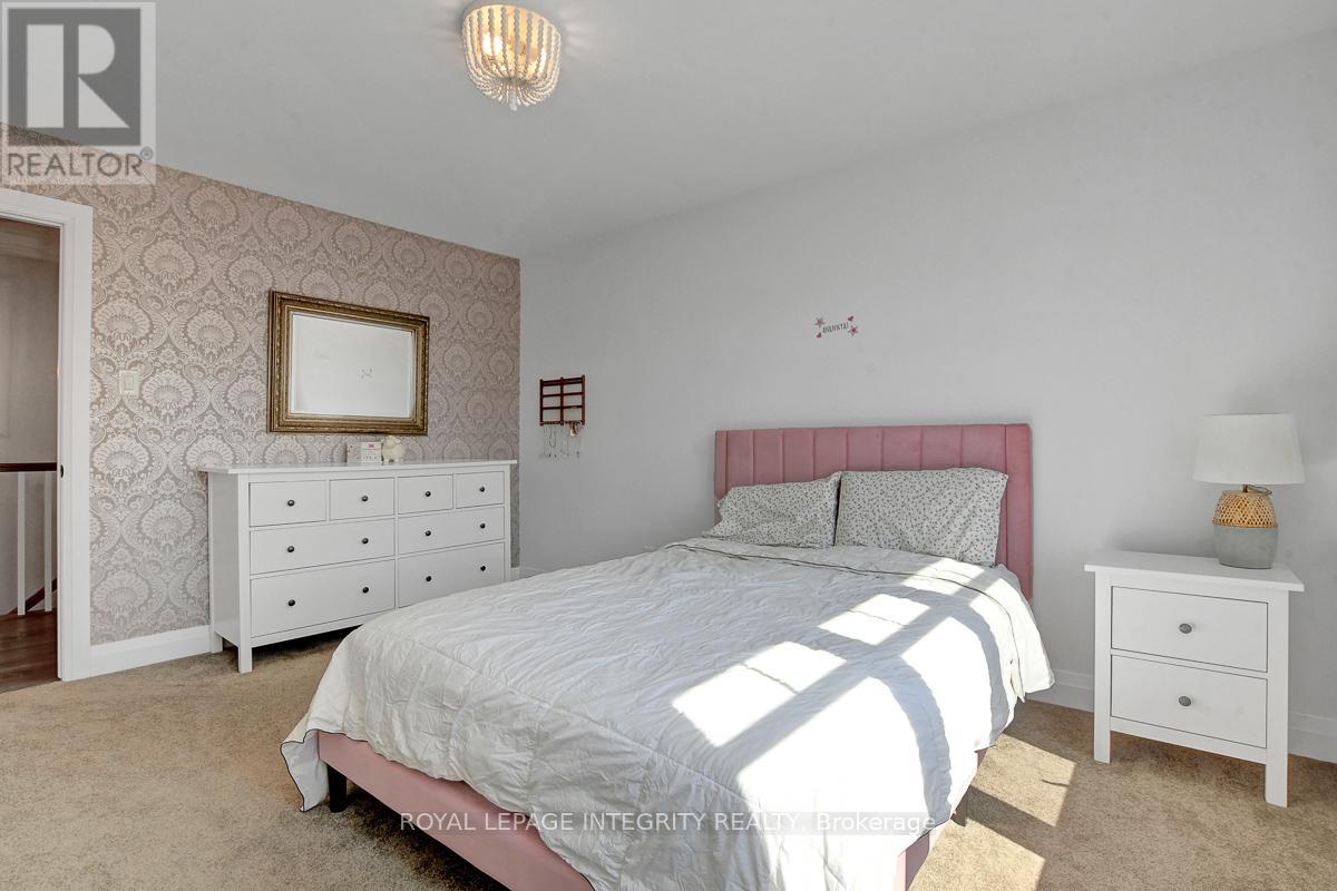 Photo 19 of 275 Ginebik Way, Ottawa ON