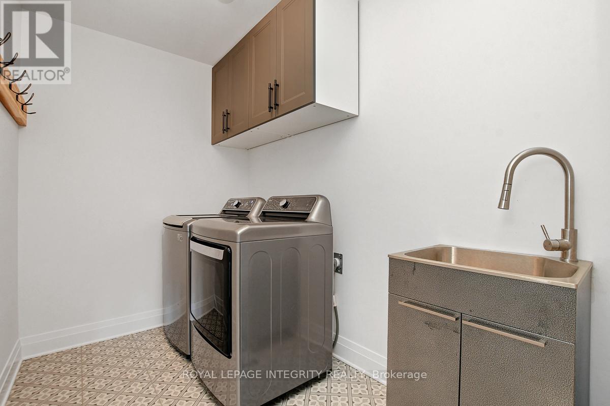 Photo 21 of 275 Ginebik Way, Ottawa ON