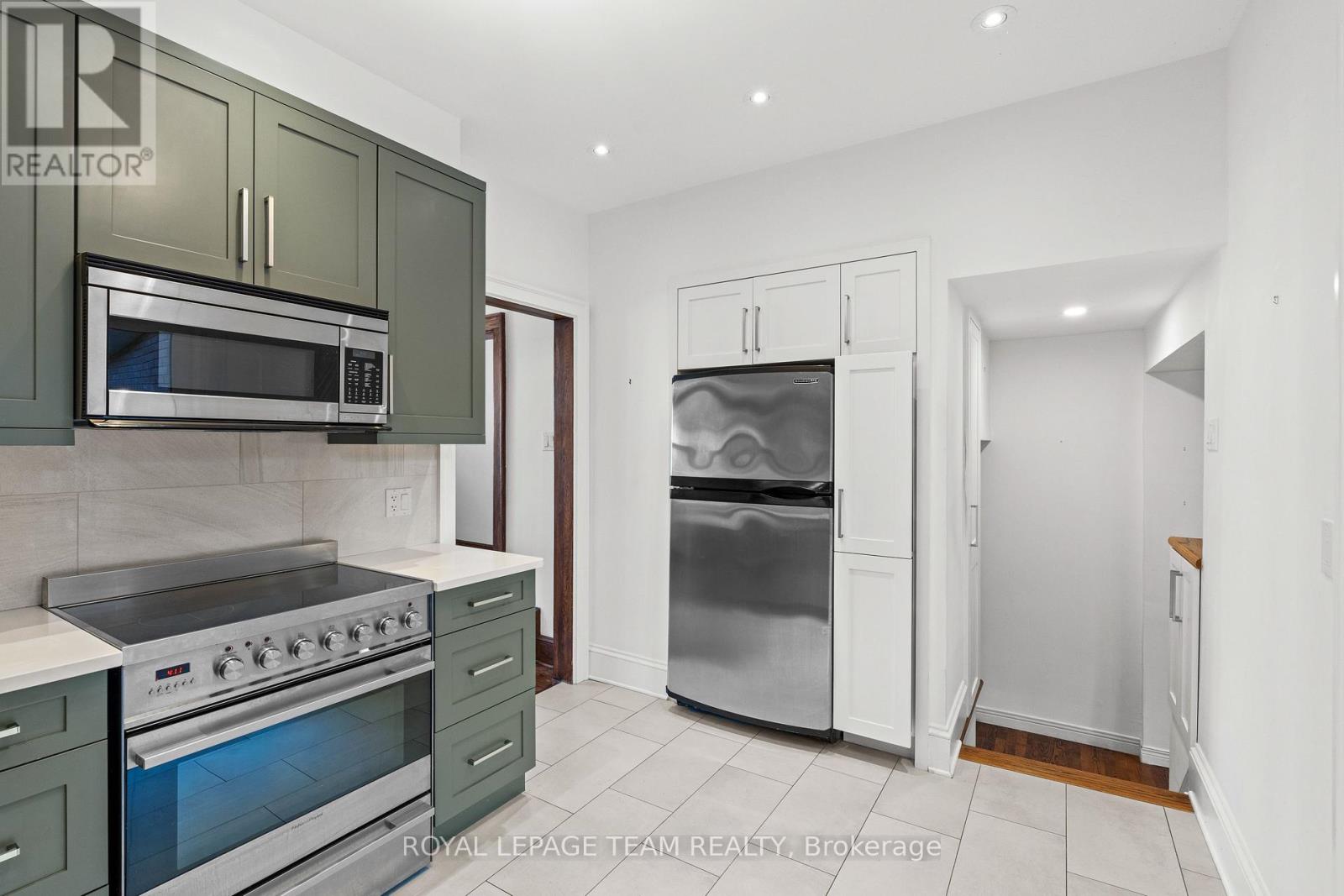 Photo 22 of 131 Acacia Avenue, Ottawa ON