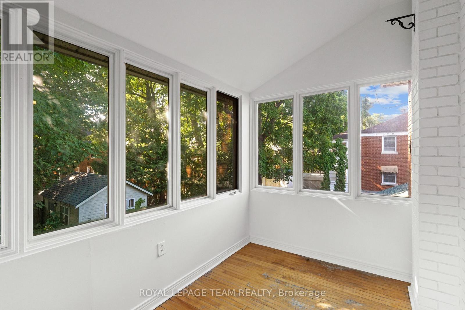 Photo 13 of 131 Acacia Avenue, Ottawa ON