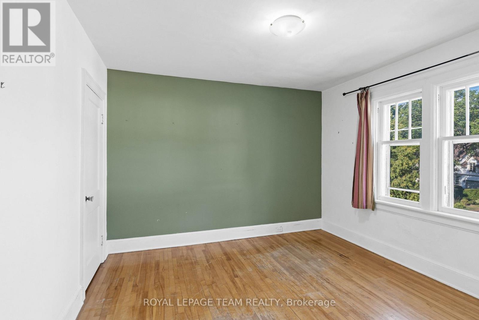 Photo 2 of 131 Acacia Avenue, Ottawa ON
