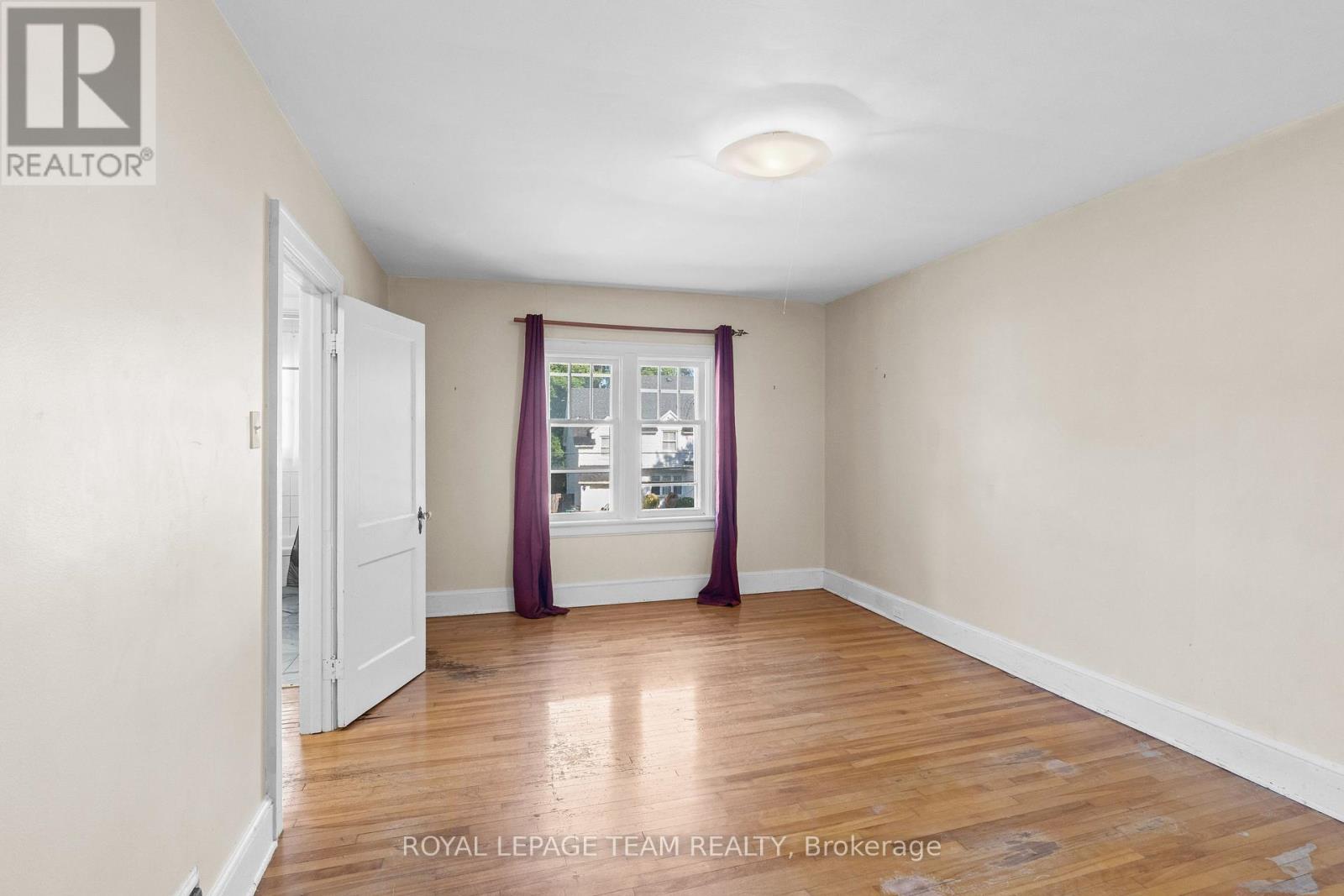Photo 31 of 131 Acacia Avenue, Ottawa ON