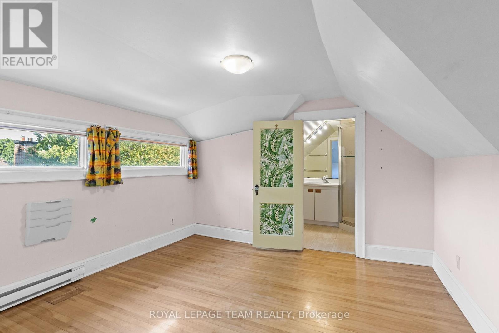 Photo 19 of 131 Acacia Avenue, Ottawa ON