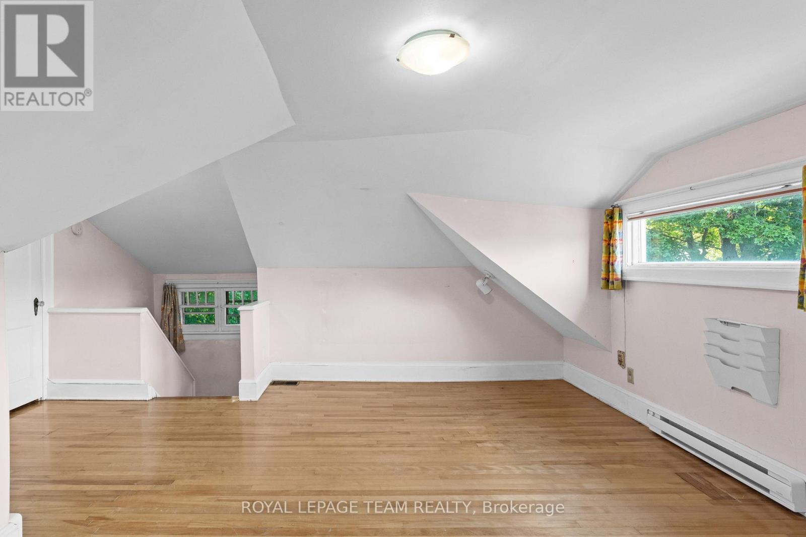Photo 4 of 131 Acacia Avenue, Ottawa ON