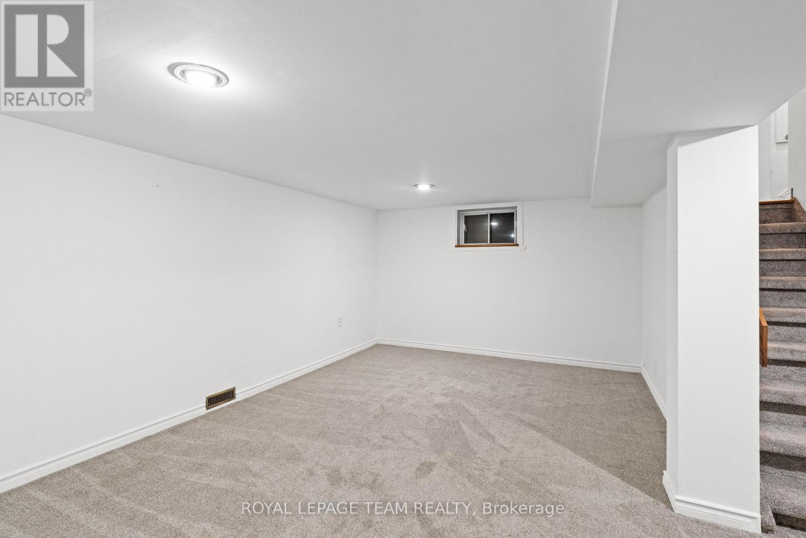 Photo 7 of 131 Acacia Avenue, Ottawa ON