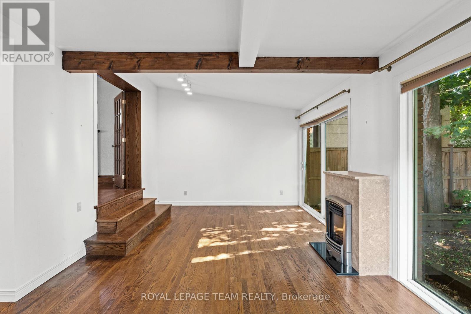 Photo 11 of 131 Acacia Avenue, Ottawa ON
