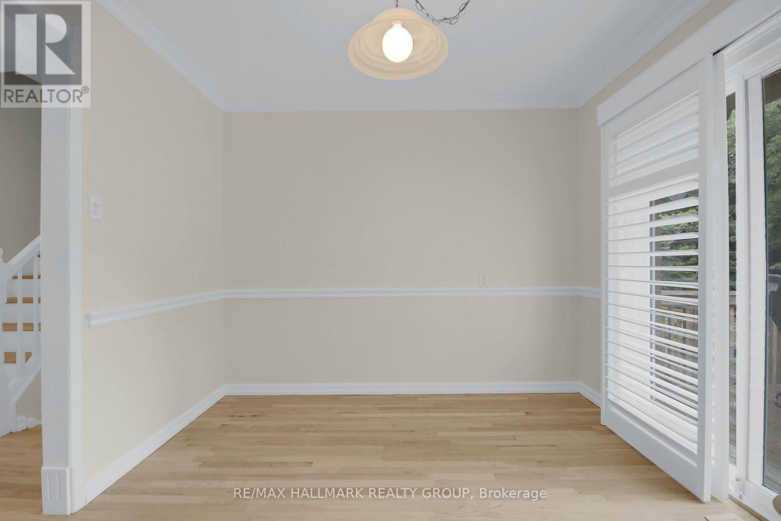 Photo 27 of 30 Brodeur Crescent, Ottawa ON