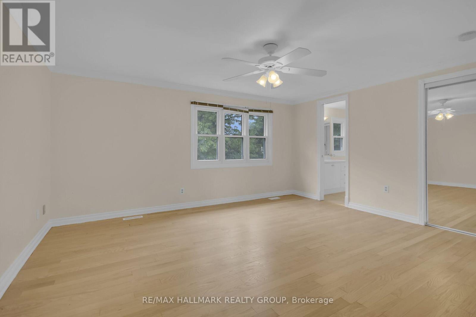 Photo 23 of 30 Brodeur Crescent, Ottawa ON