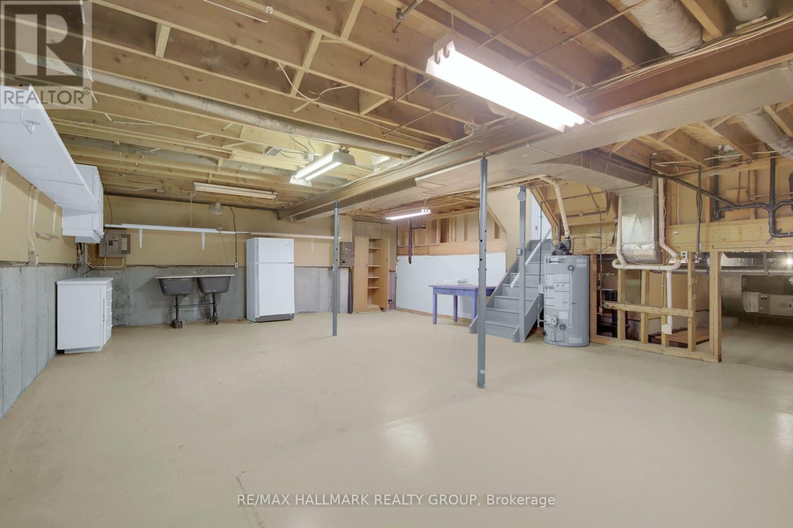 Photo 16 of 30 Brodeur Crescent, Ottawa ON