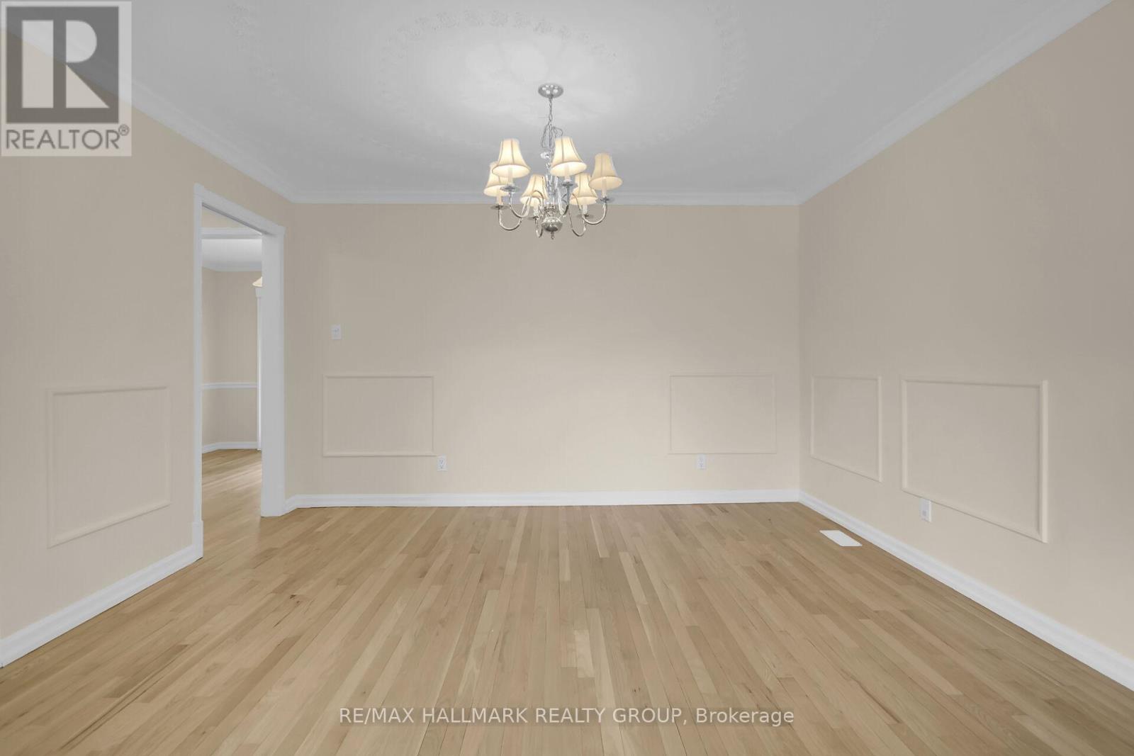 Photo 29 of 30 Brodeur Crescent, Ottawa ON