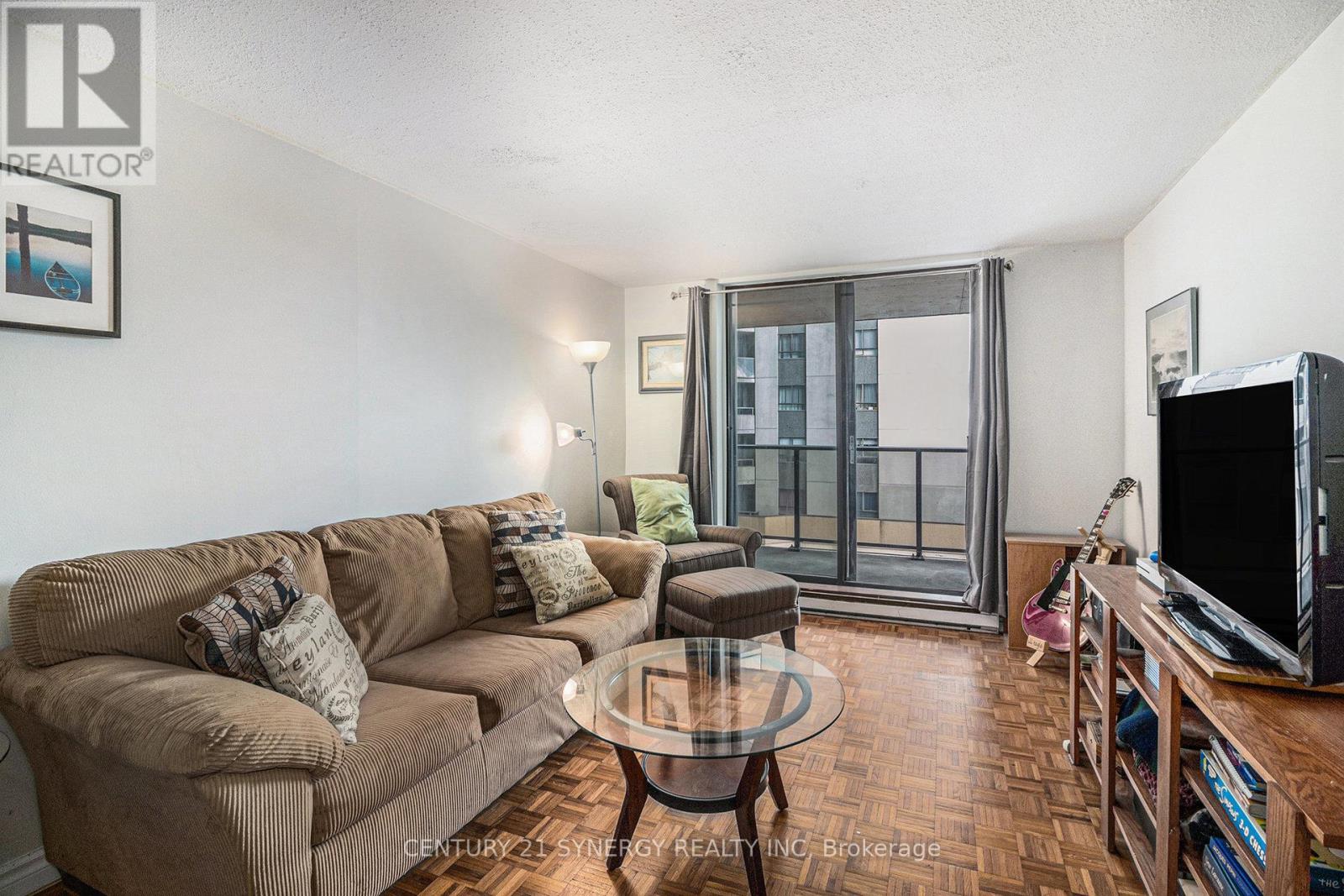 Photo 7 of 306 475 Laurier Avenue W, Ottawa ON