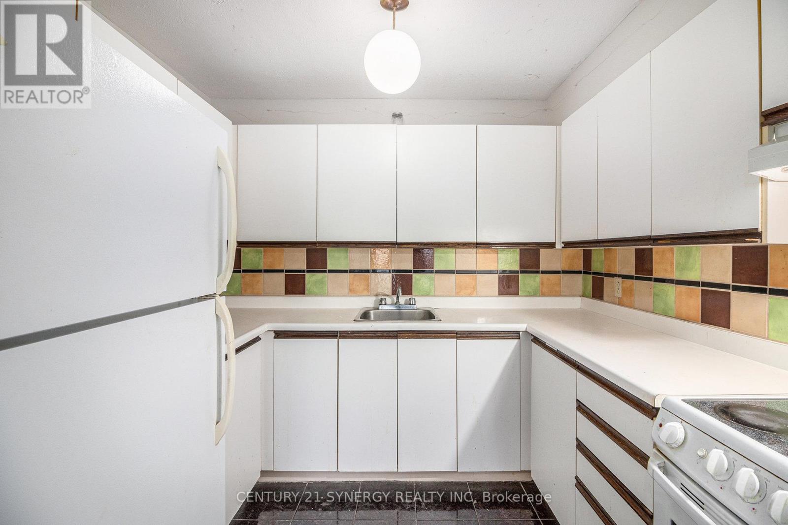 Photo 21 of 306 475 Laurier Avenue W, Ottawa ON