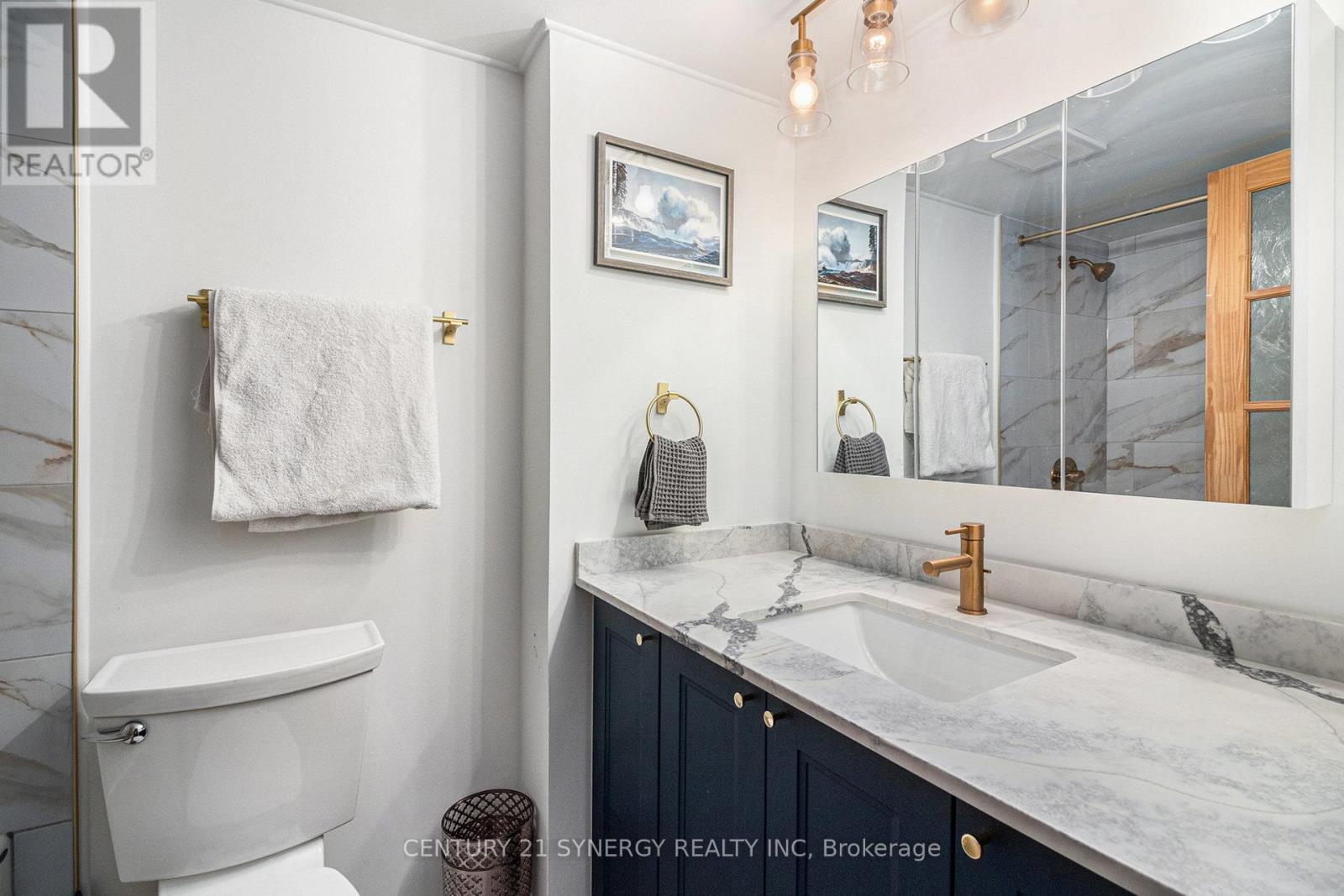 Photo 2 of 306 475 Laurier Avenue W, Ottawa ON