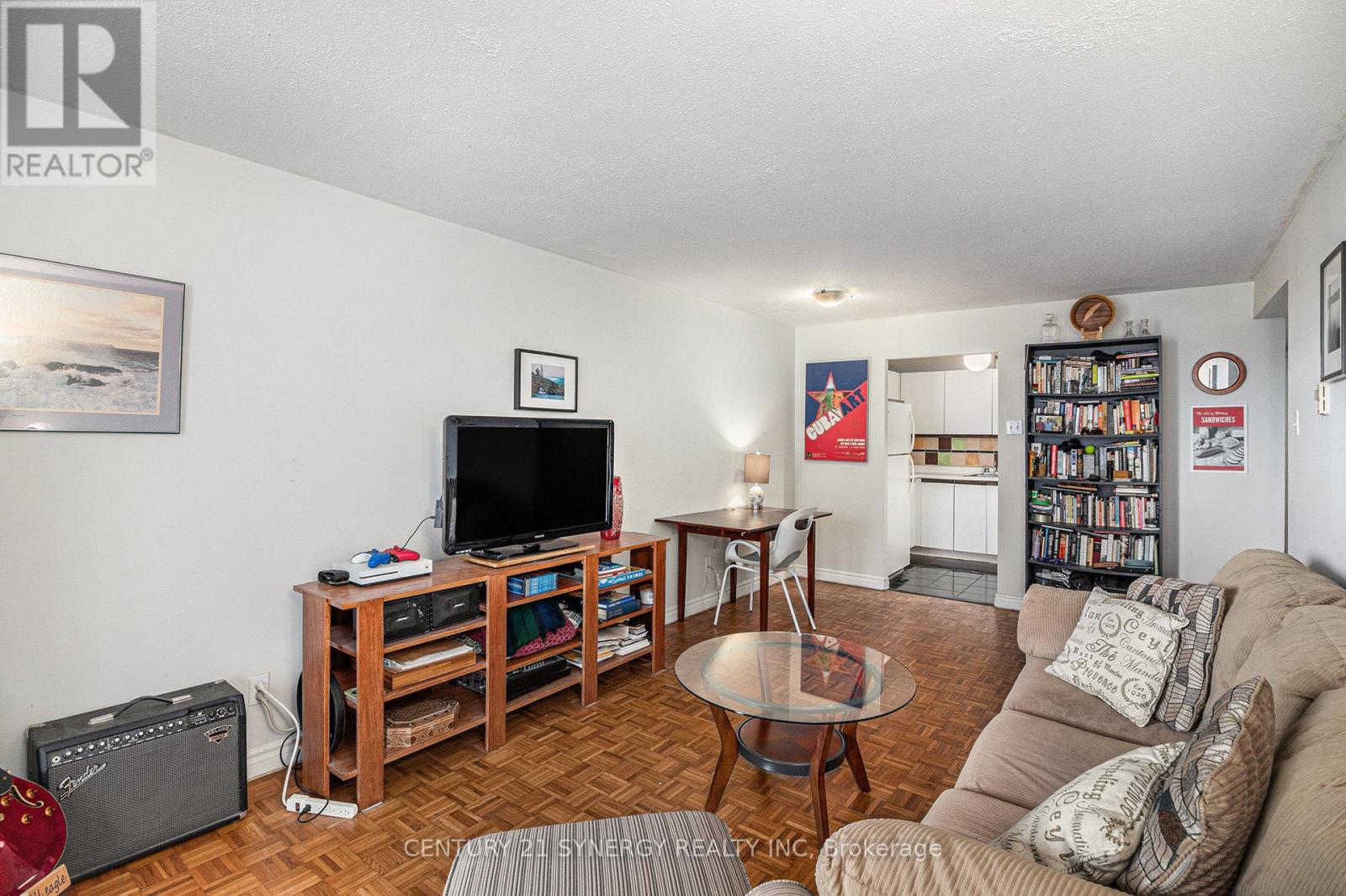 Photo 14 of 306 475 Laurier Avenue W, Ottawa ON