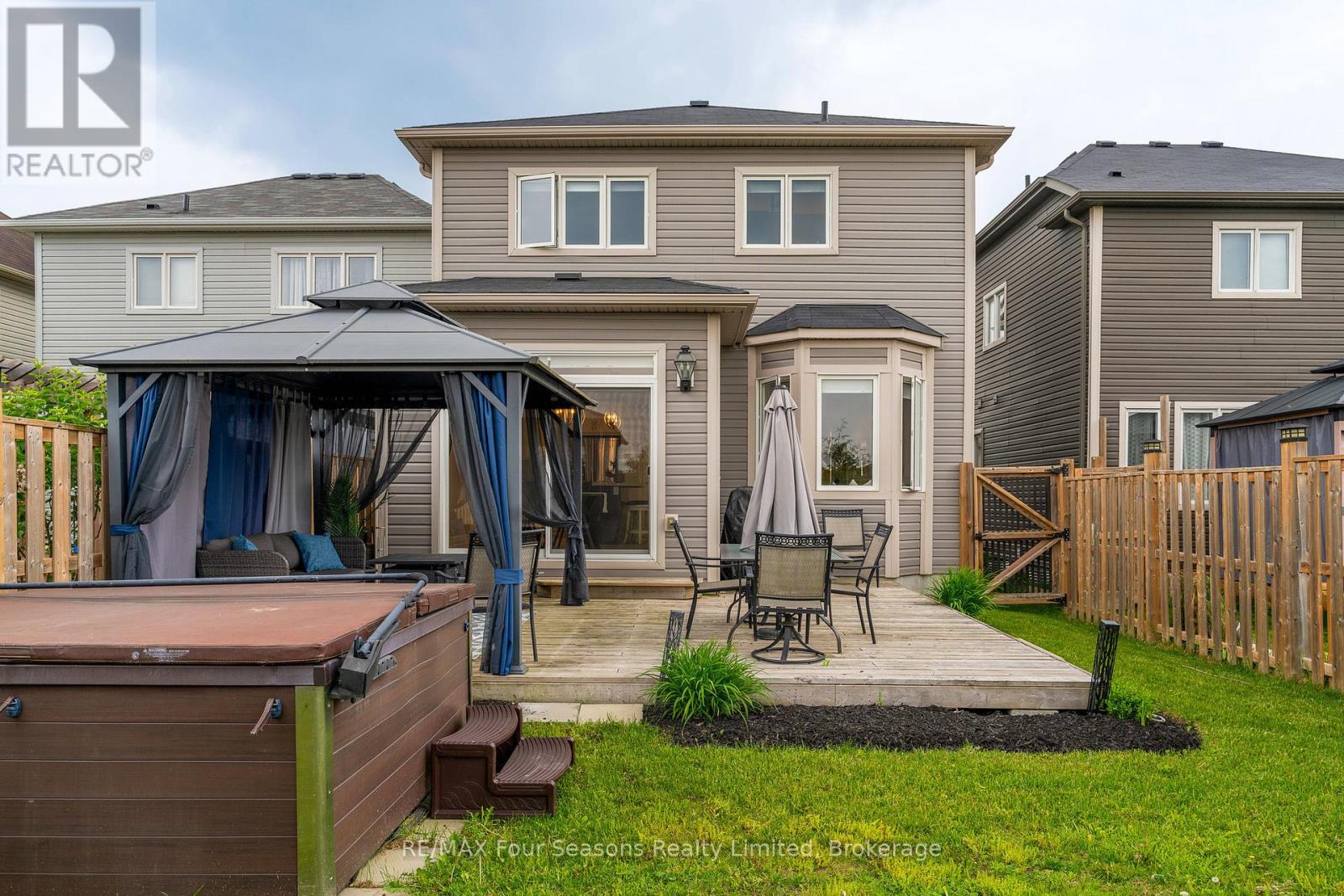 Photo 15 of 29 Wagner Crescent, Essa ON