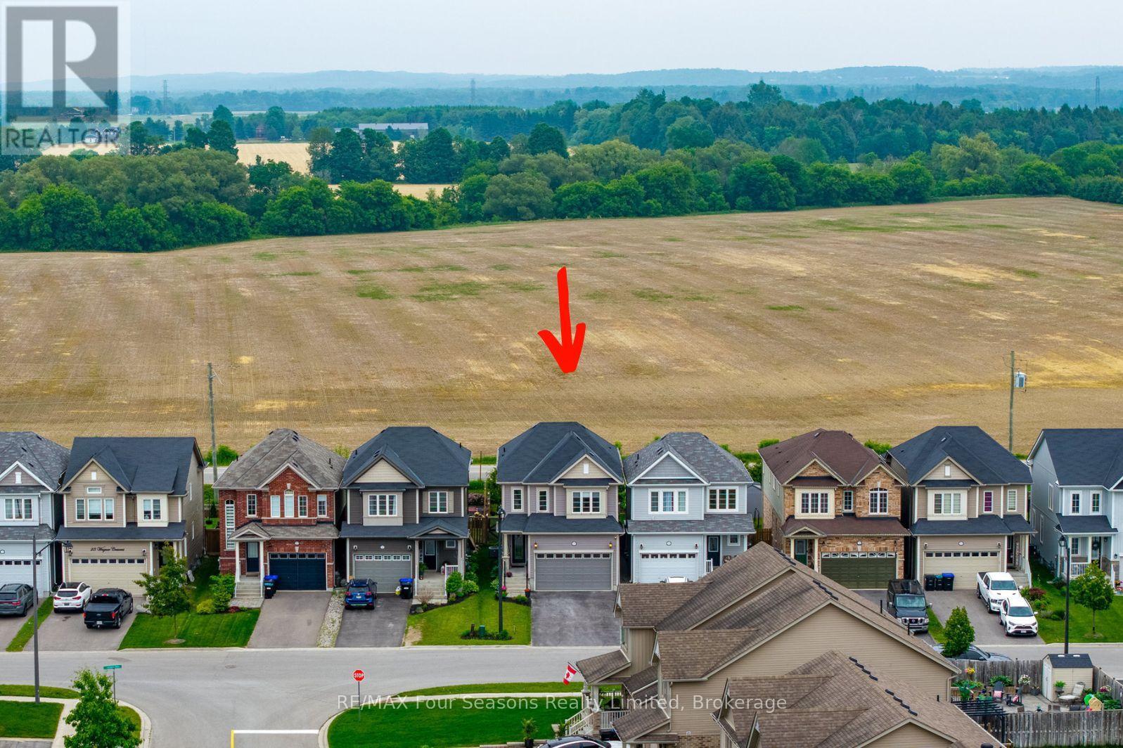 Photo 3 of 29 Wagner Crescent, Essa ON