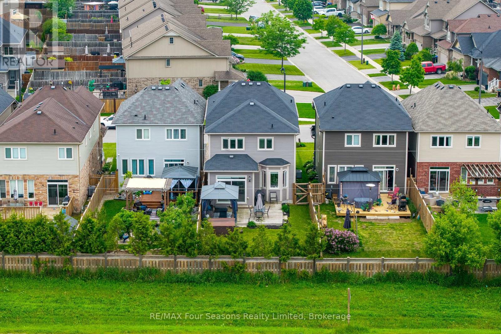 Photo 17 of 29 Wagner Crescent, Essa ON
