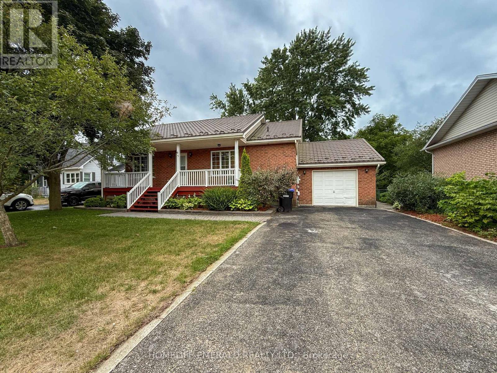 Photo 19 of 65 Vernon Street, Essa ON