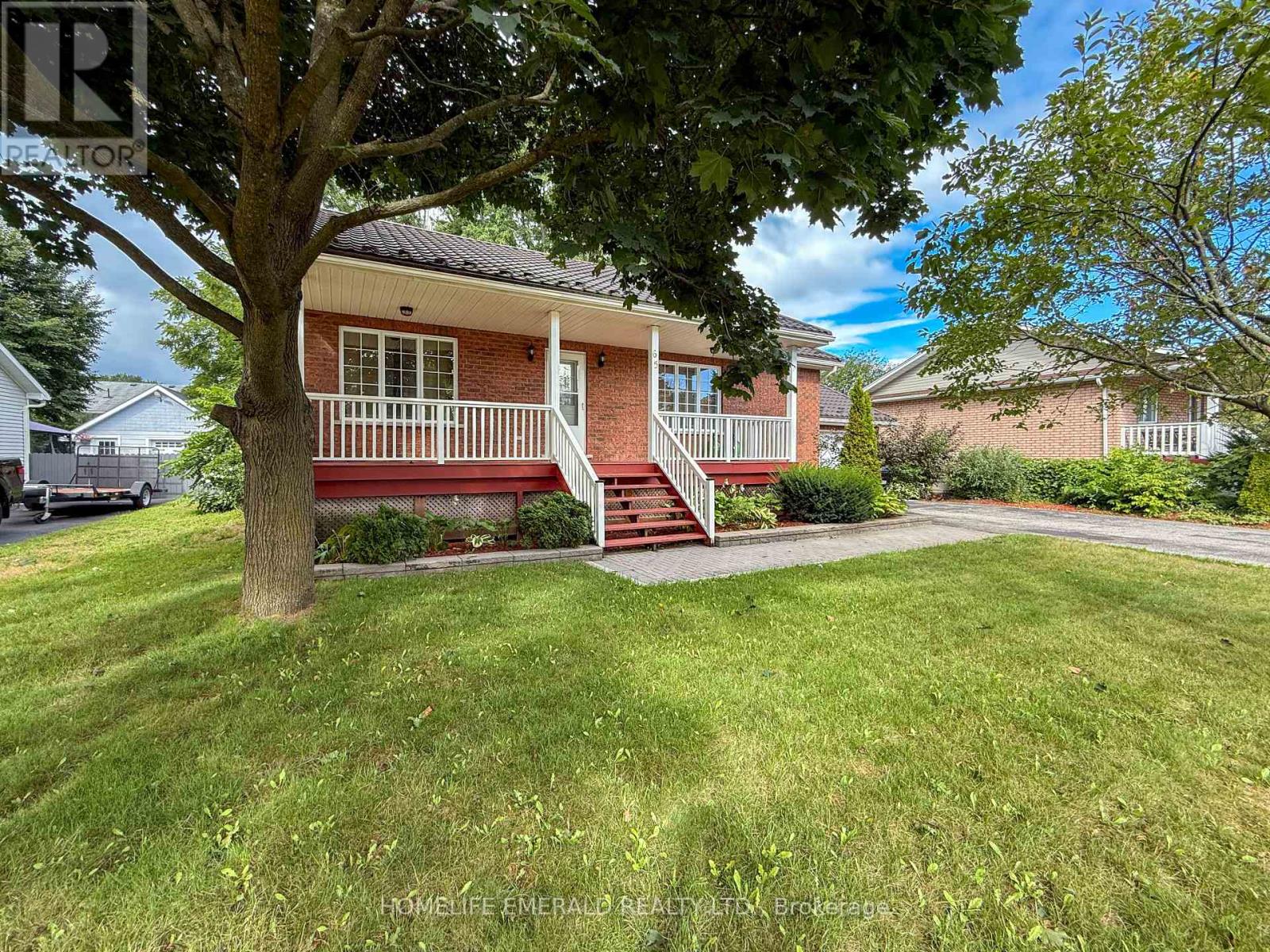 Photo 35 of 65 Vernon Street, Essa ON