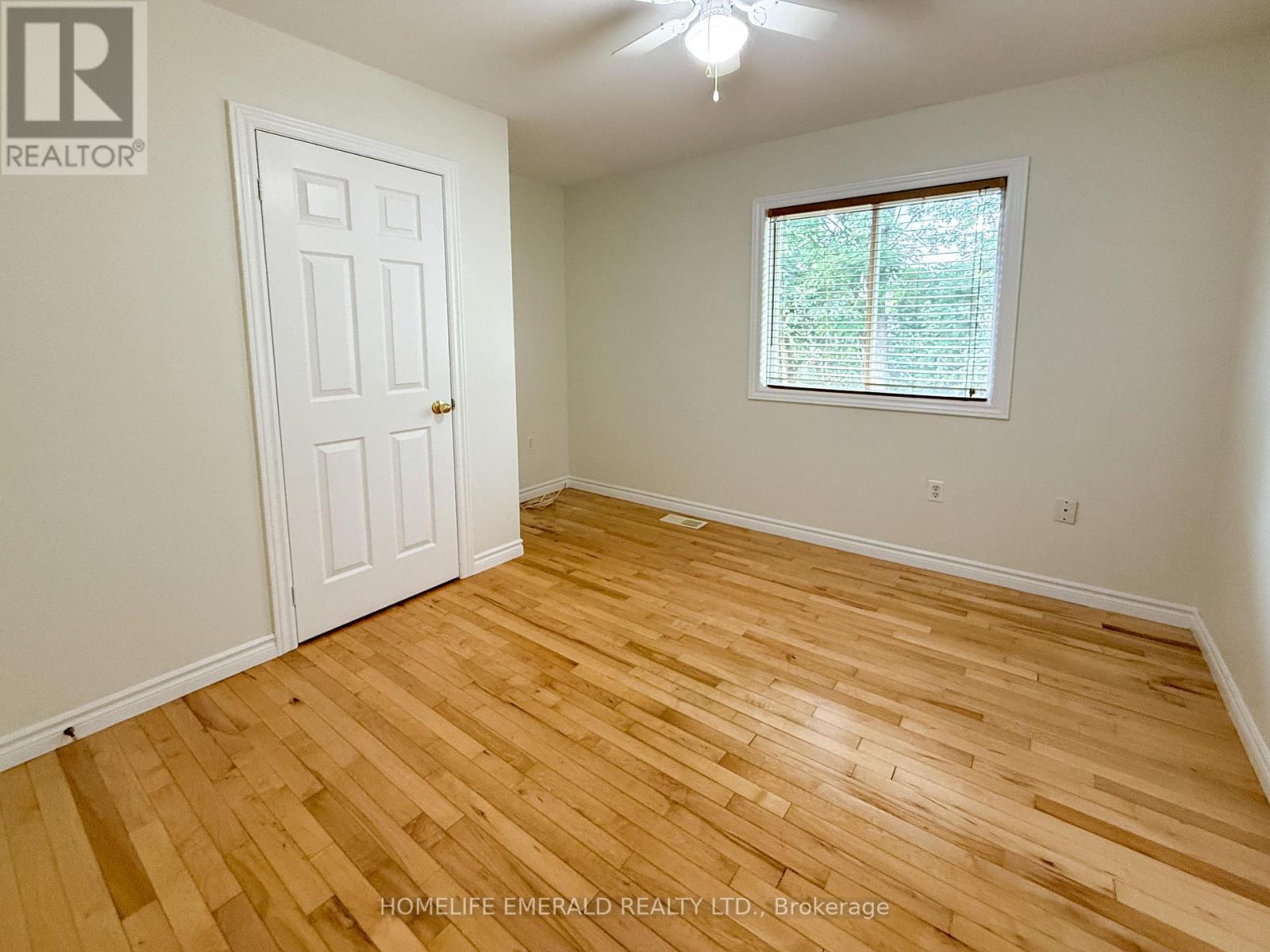 Photo 37 of 65 Vernon Street, Essa ON