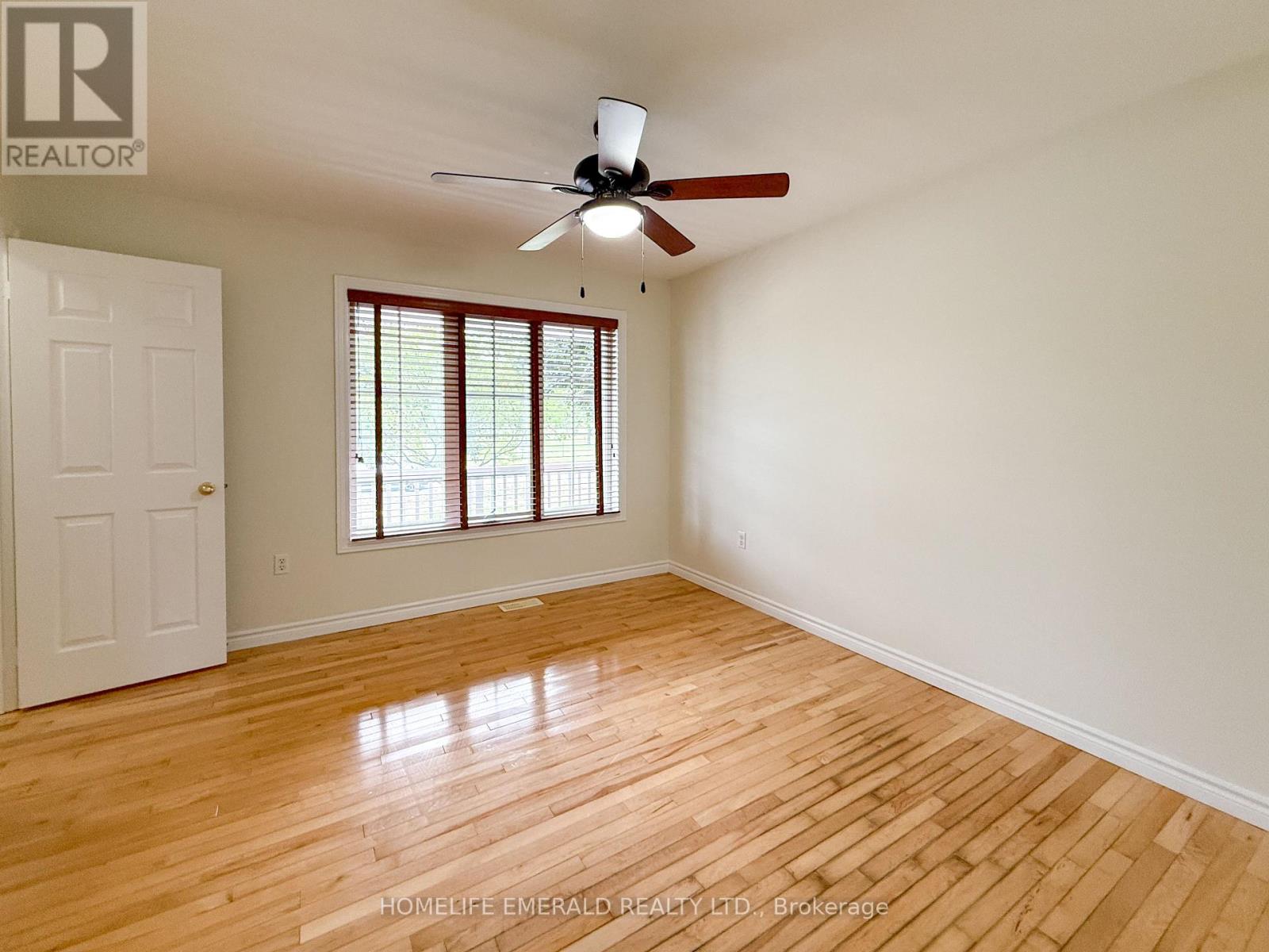 Photo 30 of 65 Vernon Street, Essa ON