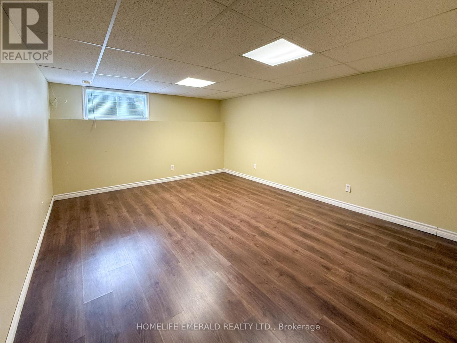 Photo 22 of 65 Vernon Street, Essa ON