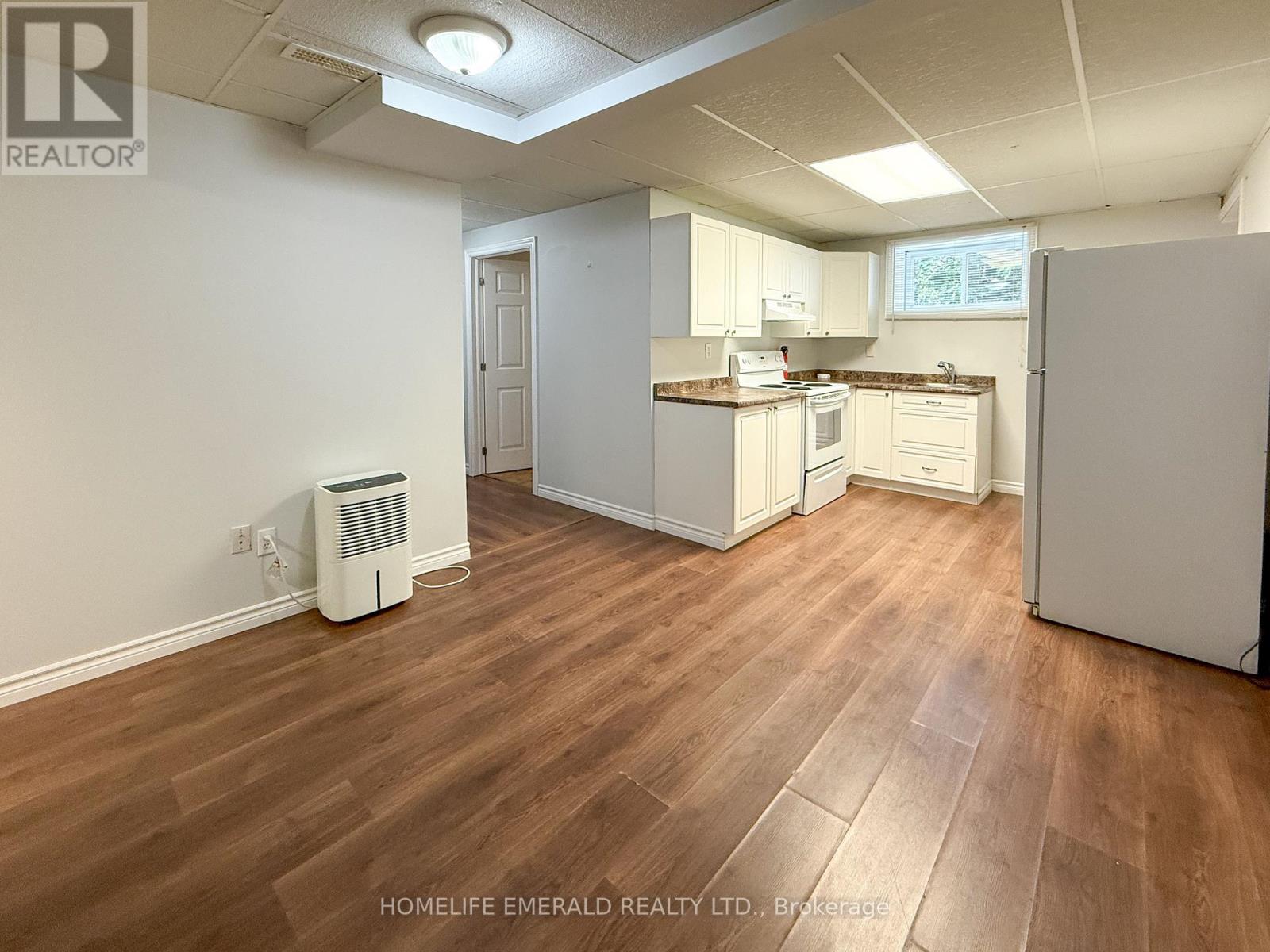 Photo 14 of 65 Vernon Street, Essa ON