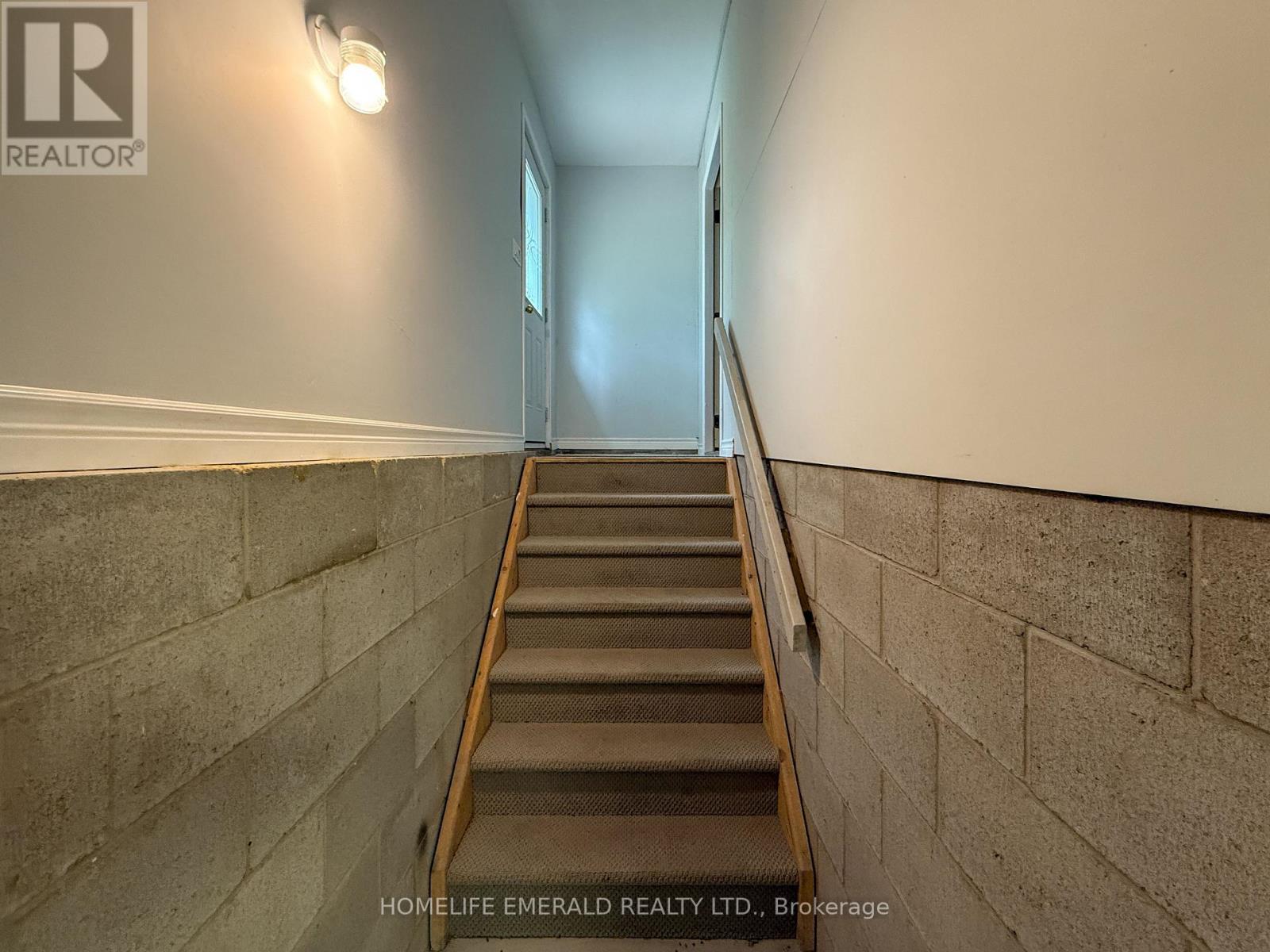 Photo 45 of 65 Vernon Street, Essa ON