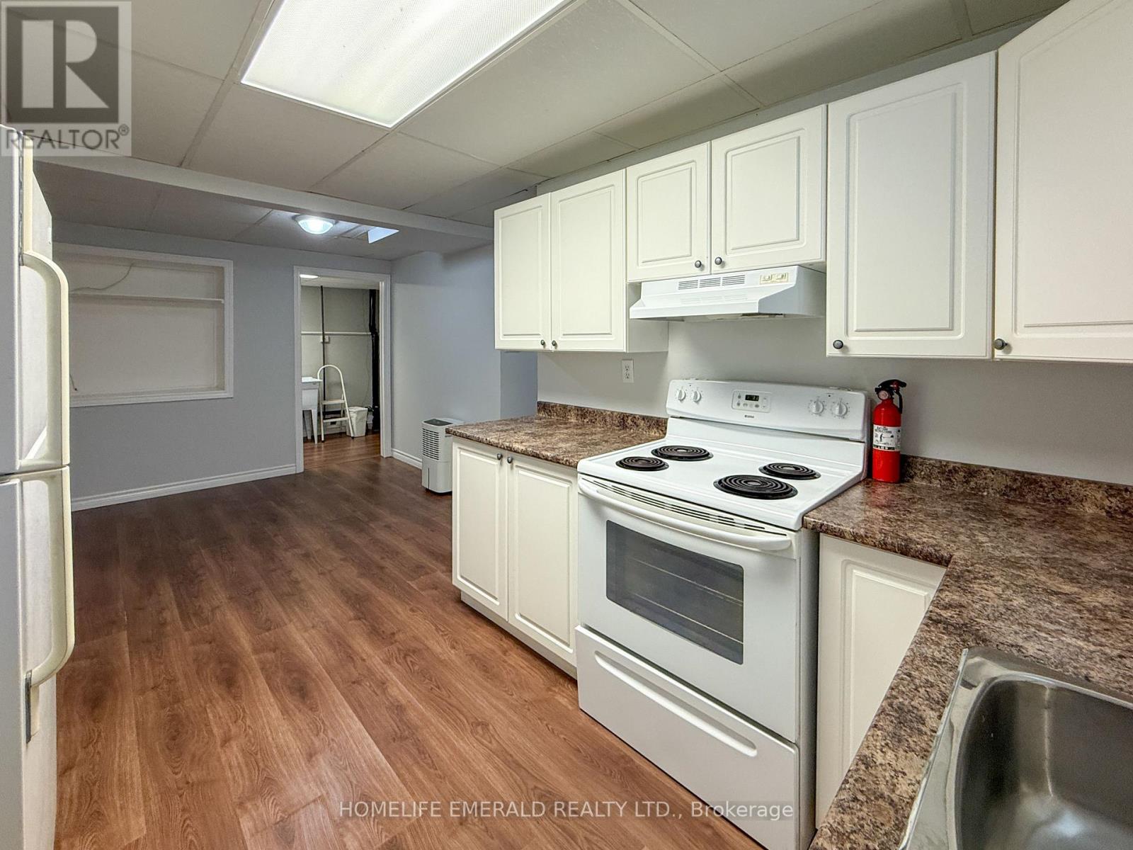 Photo 18 of 65 Vernon Street, Essa ON
