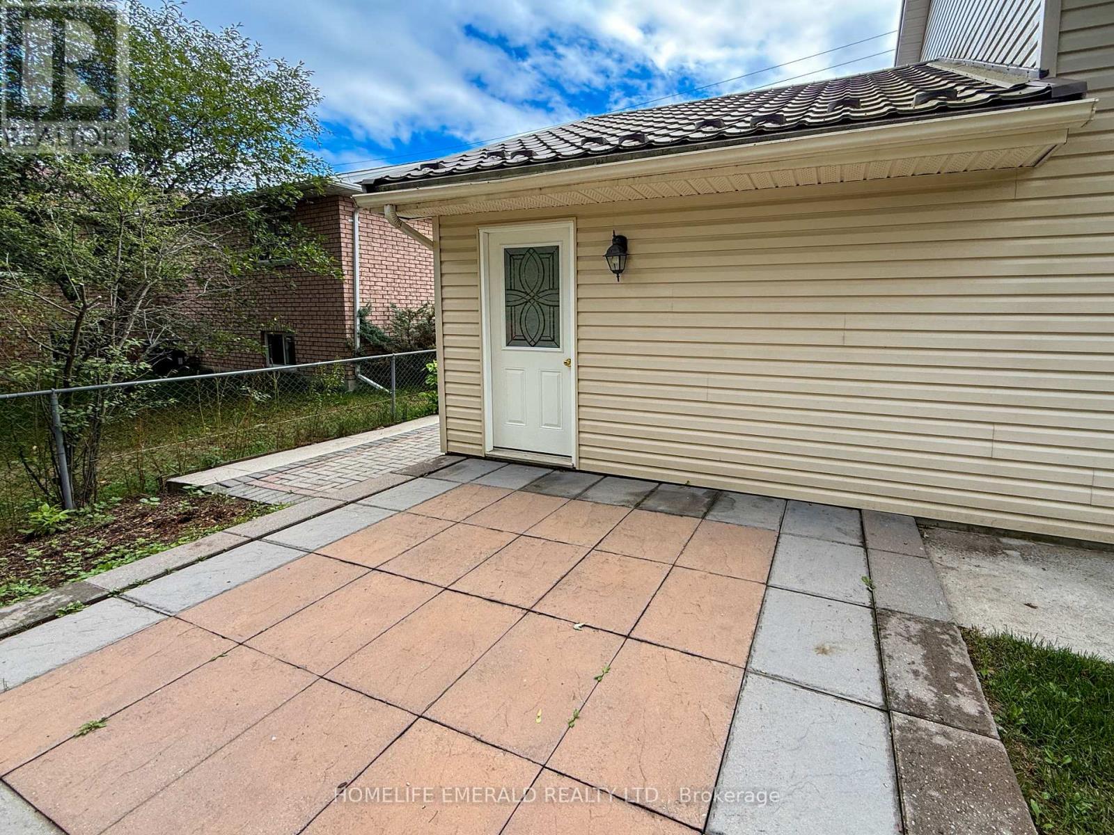 Photo 42 of 65 Vernon Street, Essa ON