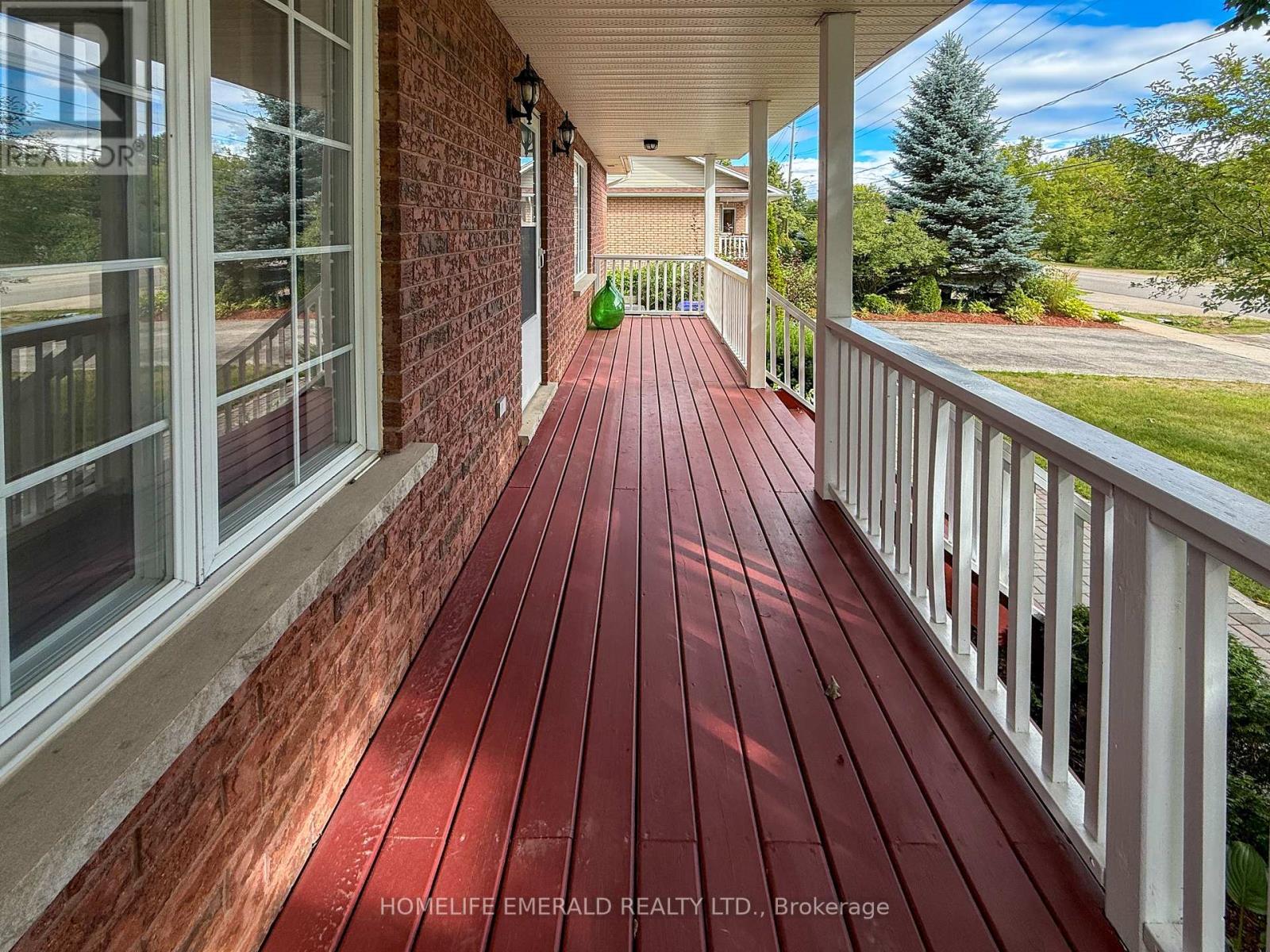 Photo 23 of 65 Vernon Street, Essa ON