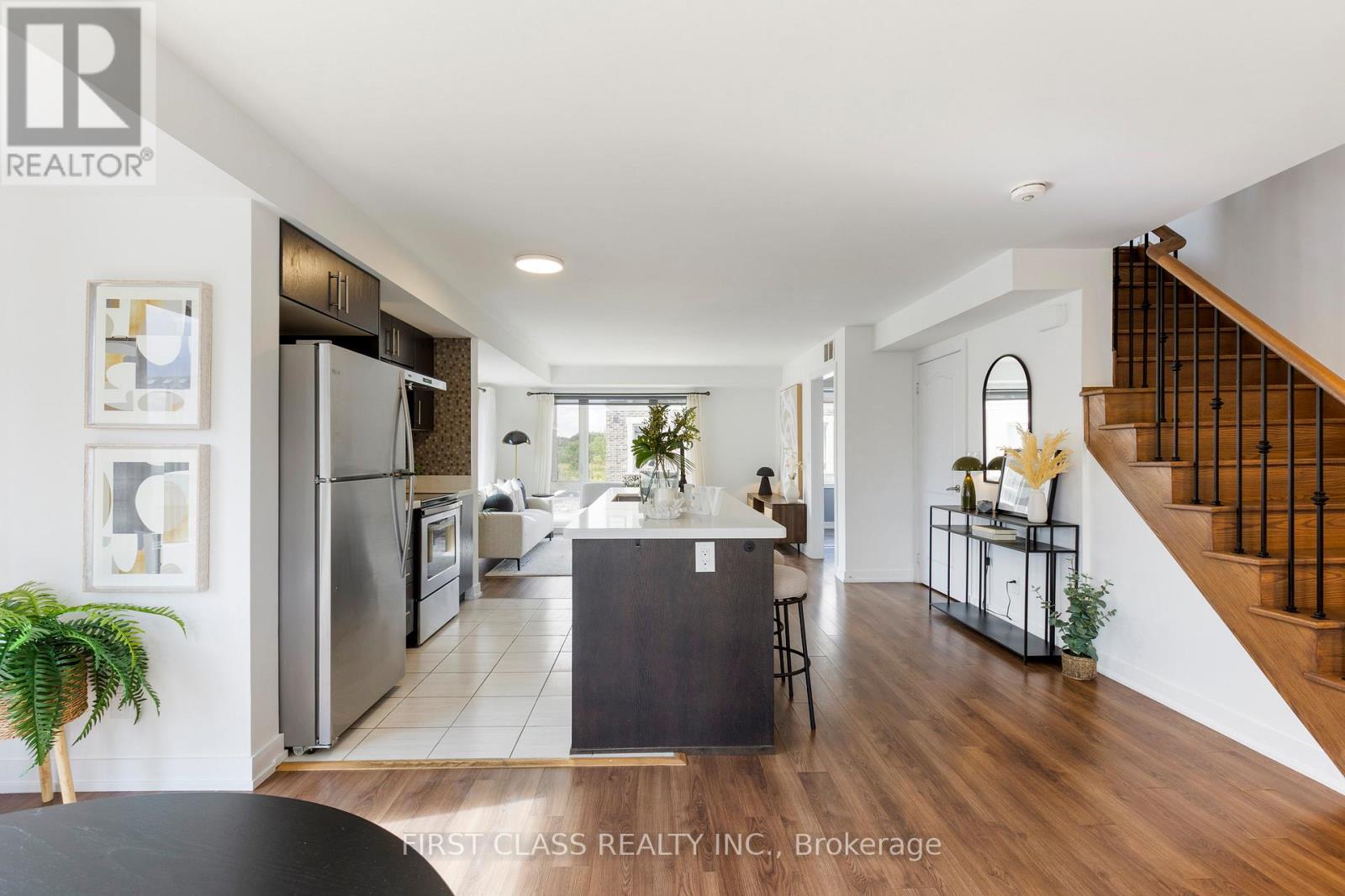 Photo 12 of 1102 65 Lindcrest Manor, Markham ON